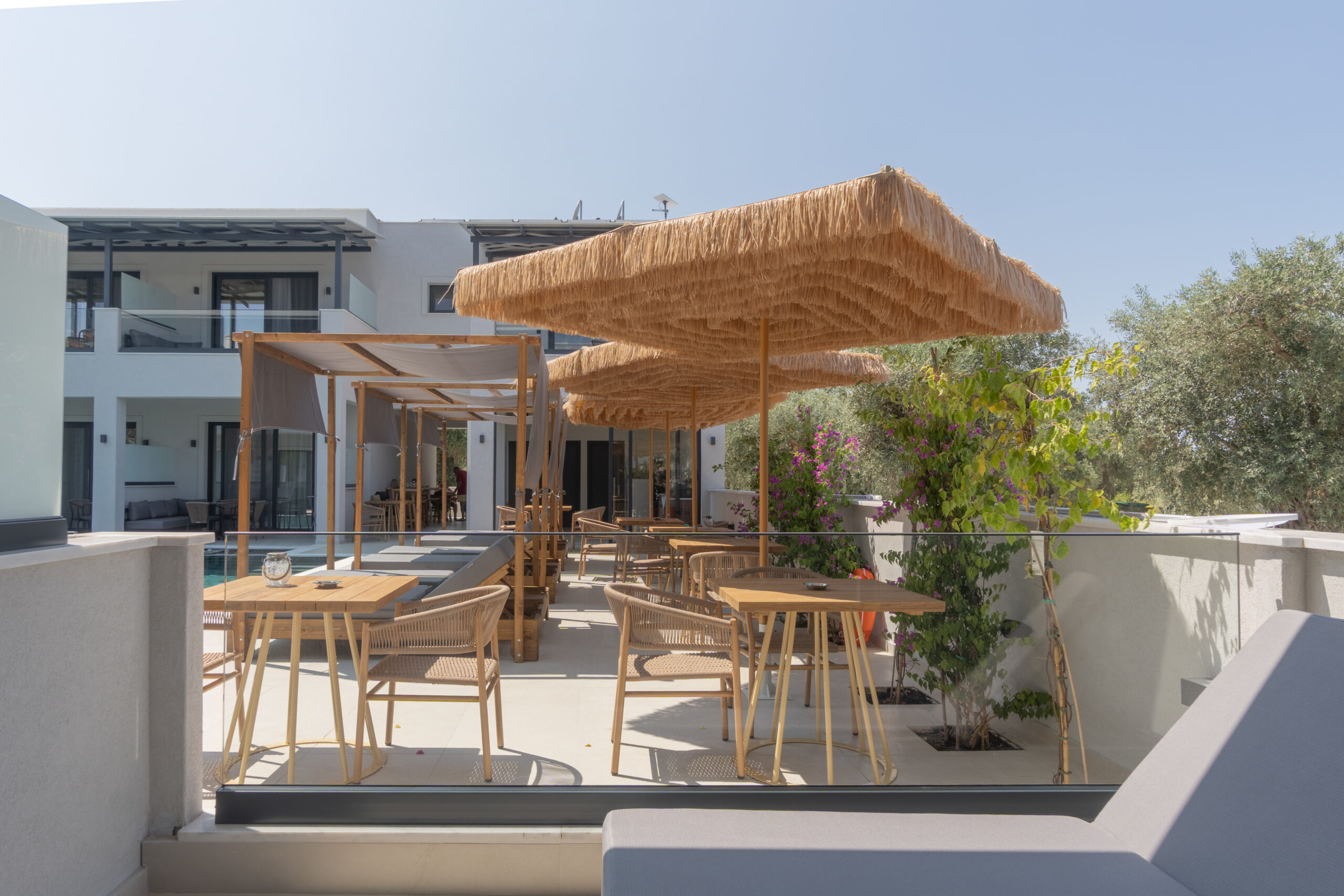 Tiara Holidays - Alora Luxury Suites - Maisonette with pool view terasa